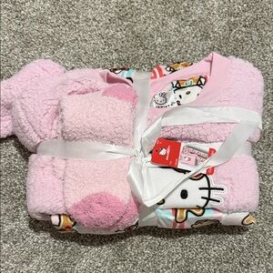 Hello Kitty cozy plush set